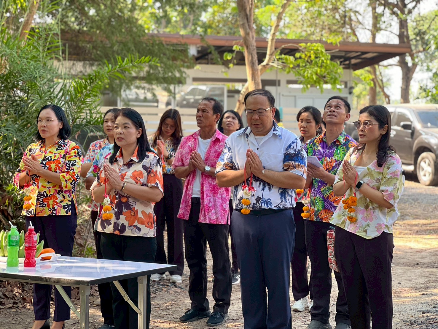 title - ส.ป.ก. ยโสธร จัดพิธีเจริญพระพุทธมนต์ทำบุญถวายภัตตาหารเพลแด่พระสงฆ์ พิธีสักการะศาลเจ้าที่และสิ่งศักดิ์สิทธิ์ประจำสำนักงาน เนื่องในเทศกาลวันขึ้นปีใหม่ไทย